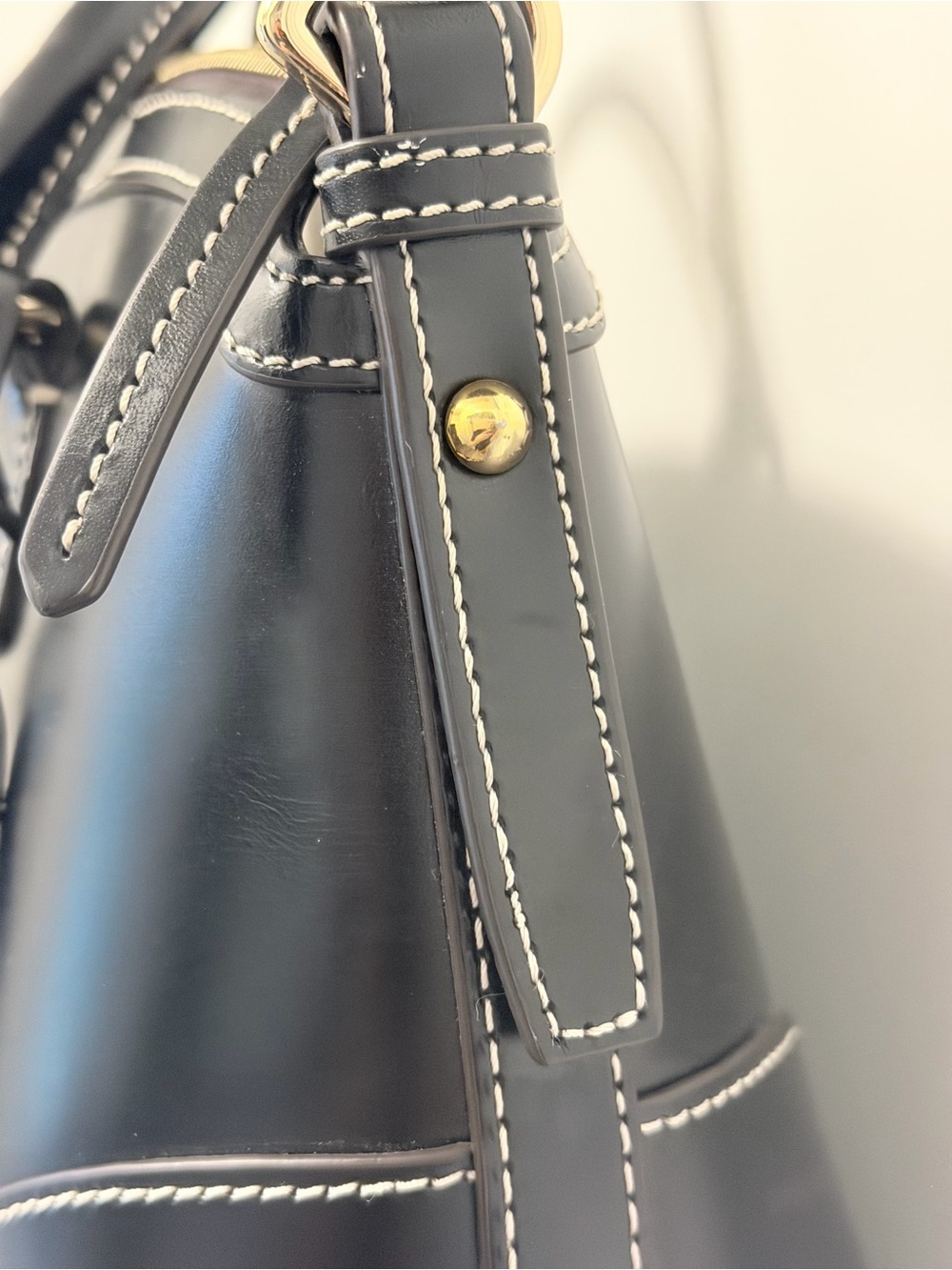 Dooney & Bourke Selleria Florentine Domed Satchel in black leather. - Picture 4 of 14